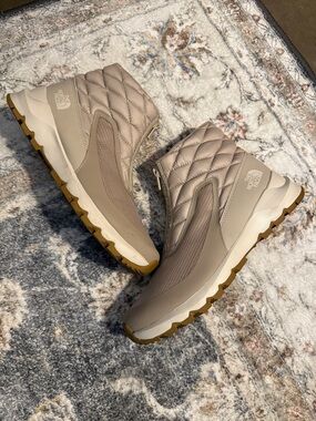 The North Face Quilted Ankle Booties in Taupe